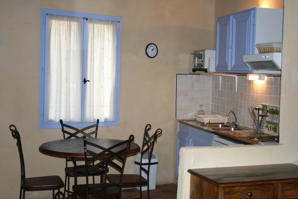 Bastide De La Treille Villa Montaren-et-Saint-Mediers Bilik gambar